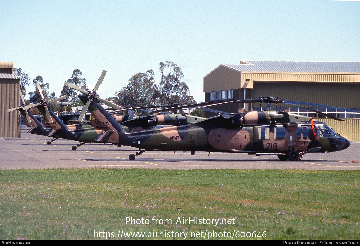 Aircraft Photo of A25-219 | Sikorsky S-70A-9 Black Hawk | Australia - Army | AirHistory.net #600646