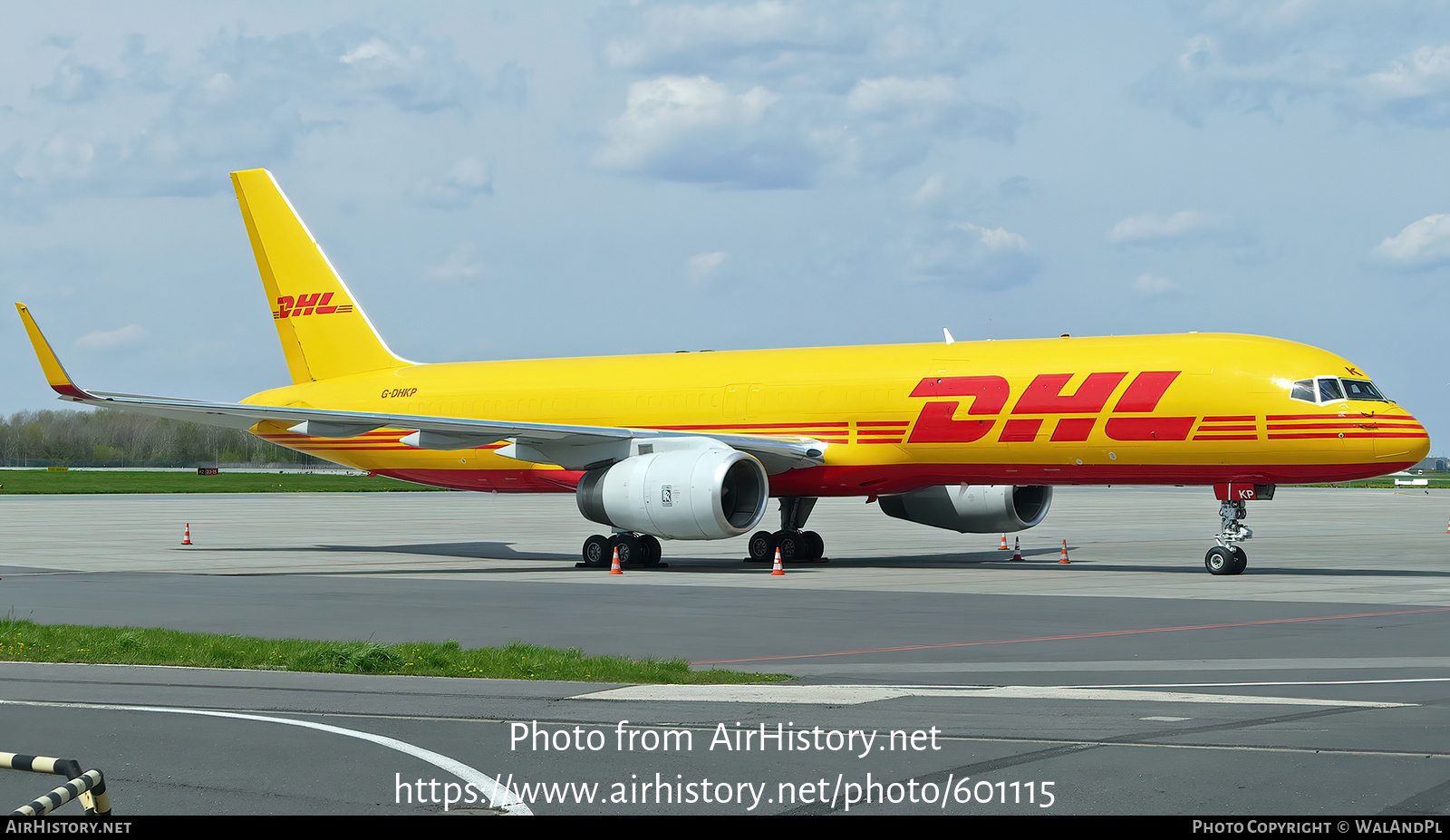 Aircraft Photo of G-DHKP | Boeing 757-223 | DHL International | AirHistory.net #601115