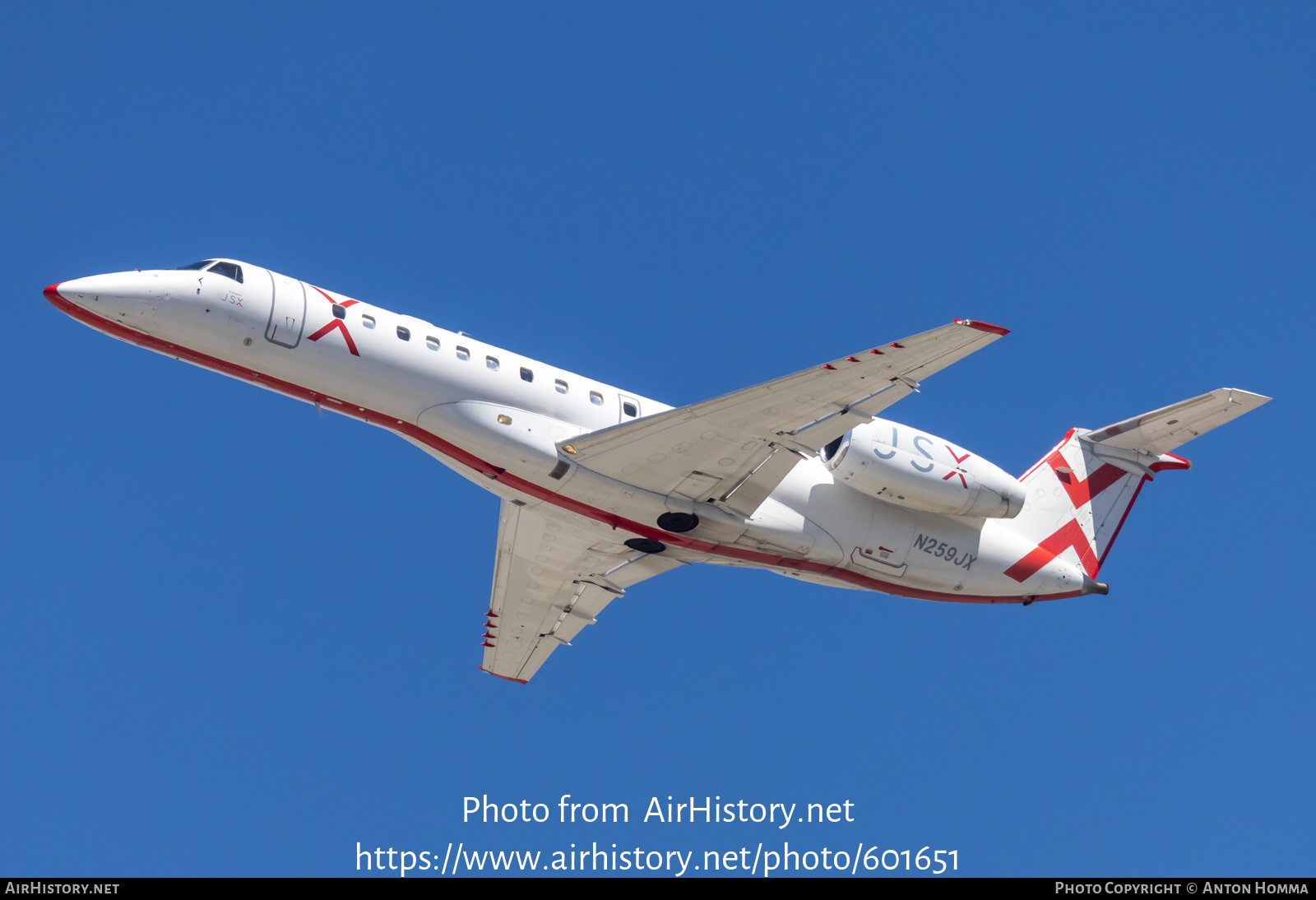 Aircraft Photo of N259JX | Embraer ERJ-135LR (EMB-135LR) | JetSuiteX - JSX | AirHistory.net #601651