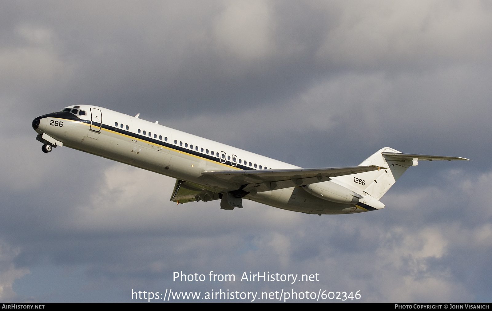 Aircraft Photo of 161266 / 1266 | McDonnell Douglas C-9B Skytrain II | USA - Navy | AirHistory.net #602346