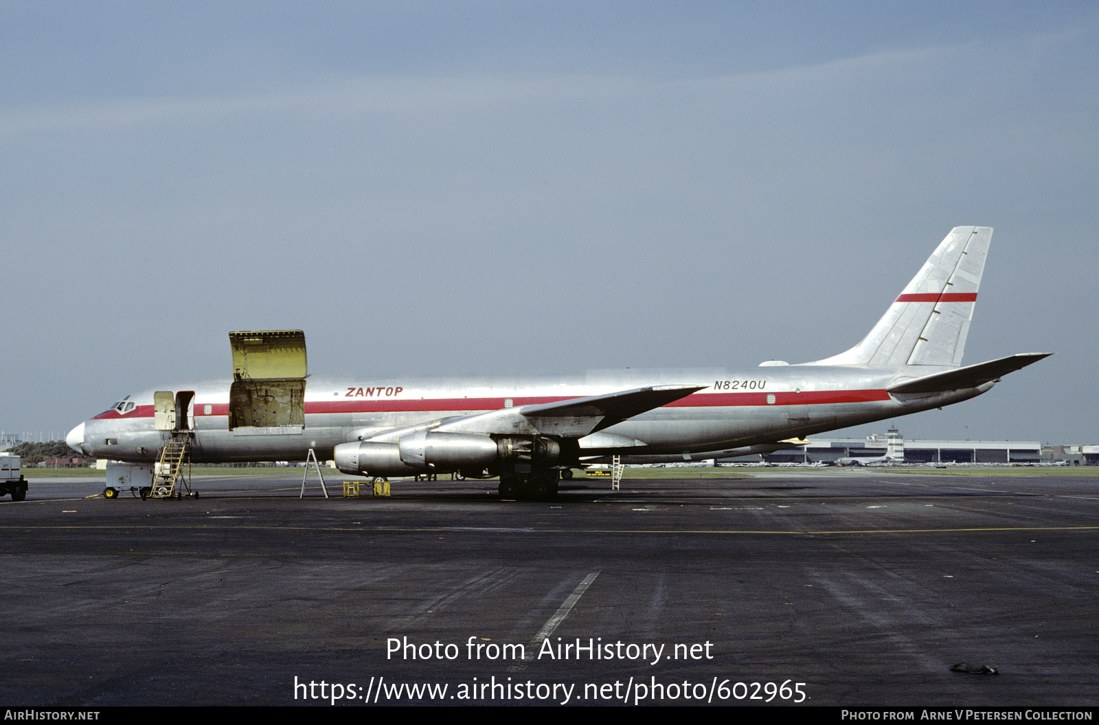 Aircraft Photo of N8240U | Douglas DC-8-33(F) | Zantop International Airlines | AirHistory.net #602965