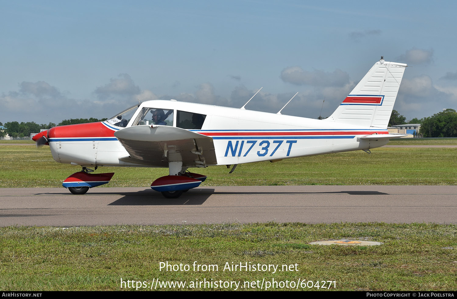 Aircraft Photo of N1737T | Piper PA-28-140 Cherokee | AirHistory.net #604271