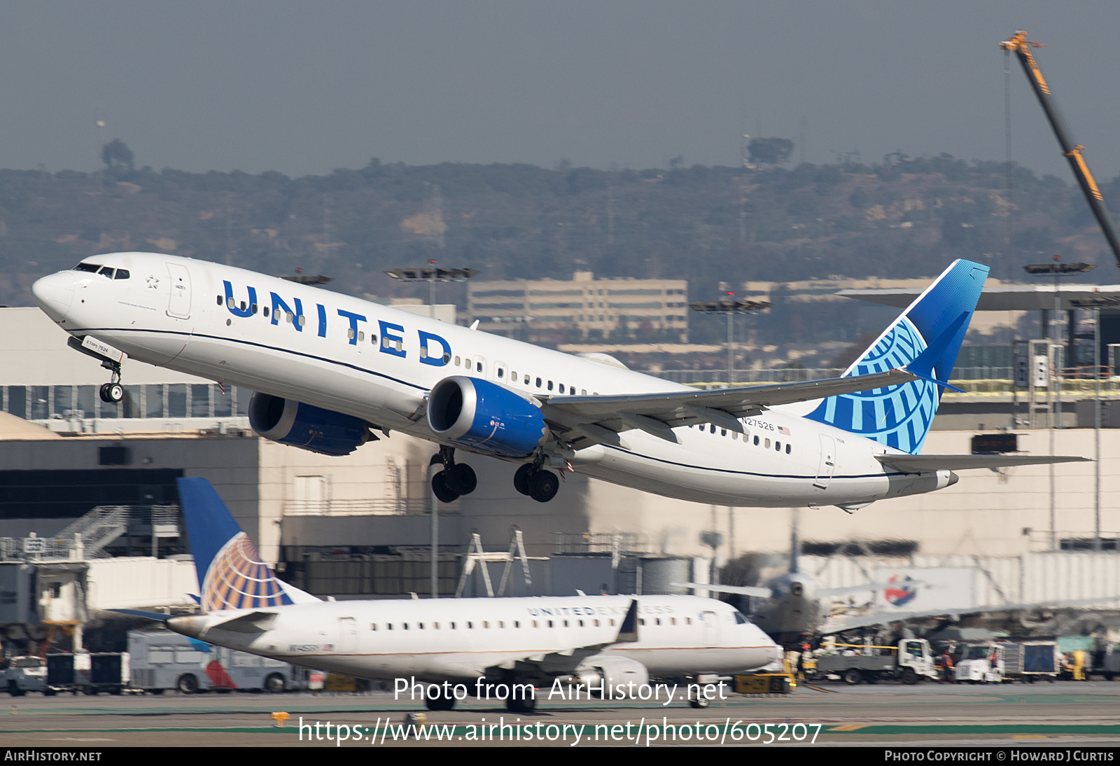 Aircraft Photo of N27526 | Boeing 737-9 Max 9 | United Airlines | AirHistory.net #605207