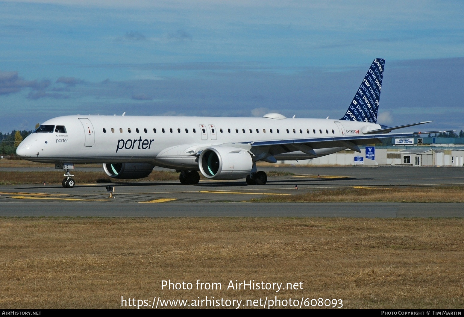 Aircraft Photo of C-GKQS | Embraer 195-E2 (ERJ-190-400) | Porter Airlines | AirHistory.net #608093