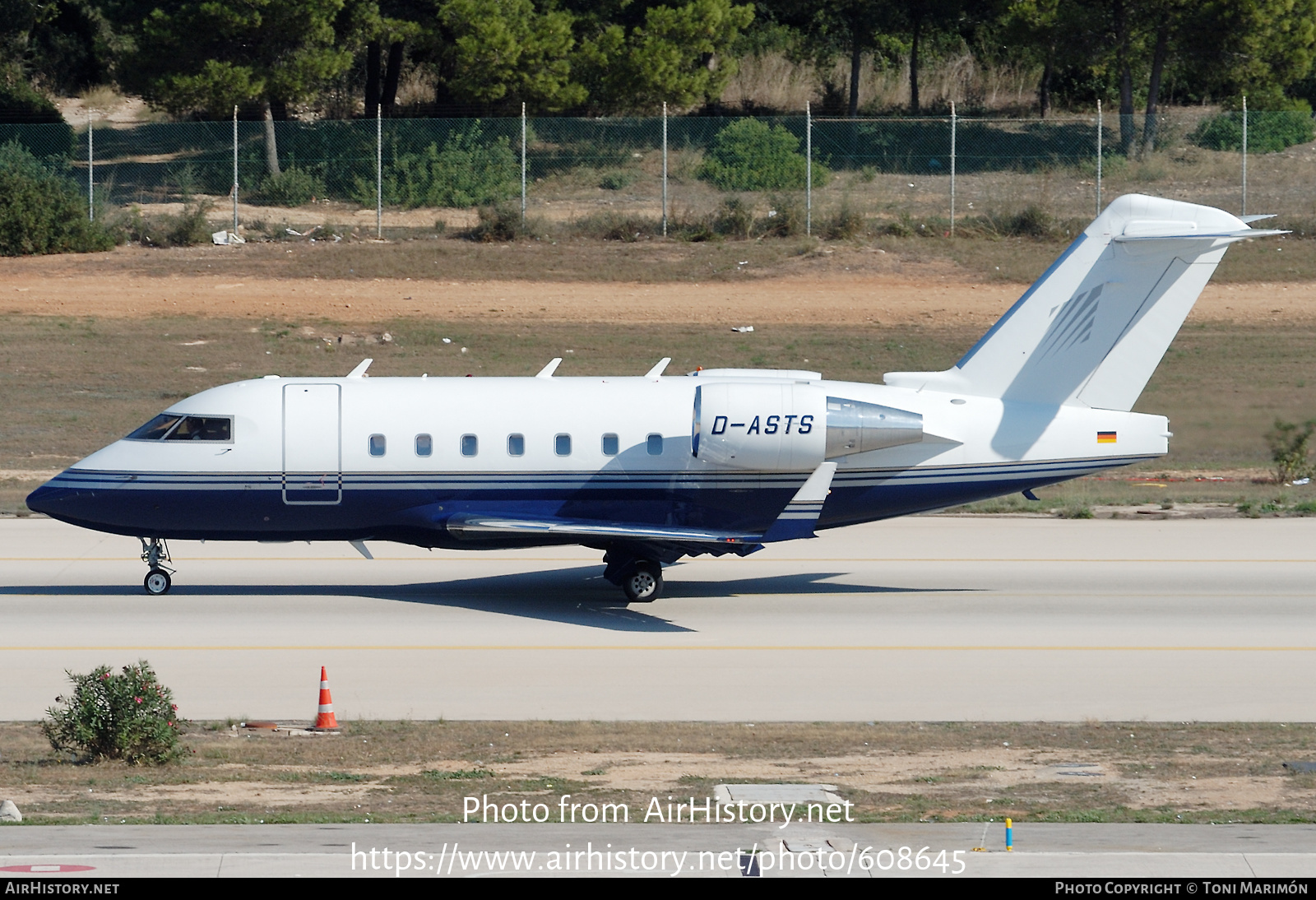 Aircraft Photo of D-ASTS | Bombardier Challenger 604 (CL-600-2B16) | AirHistory.net #608645