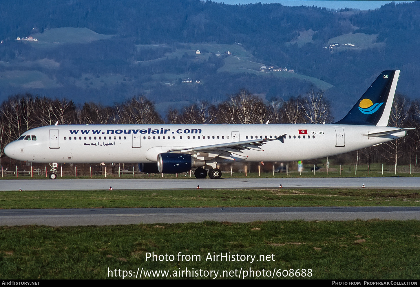 Aircraft Photo of TS-IQB | Airbus A321-211 | Nouvelair Tunisie | AirHistory.net #608688