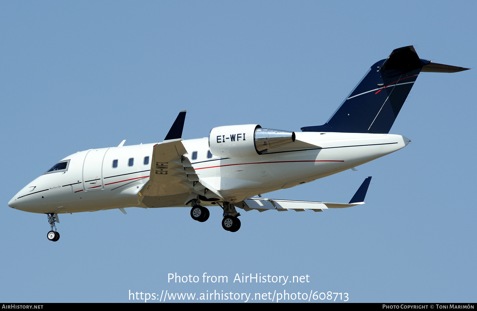 Aircraft Photo of EI-WFI | Bombardier Challenger 605 (CL-600-2B16) | AirHistory.net #608713