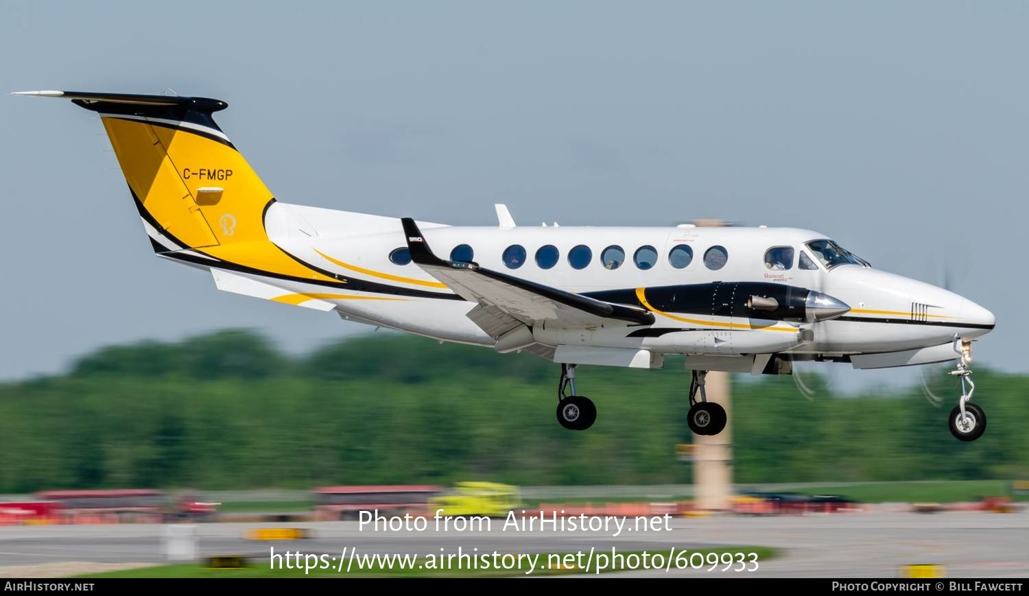 Aircraft Photo of C-FMGP | Hawker Beechcraft 350i King Air (B300) | AirHistory.net #609933