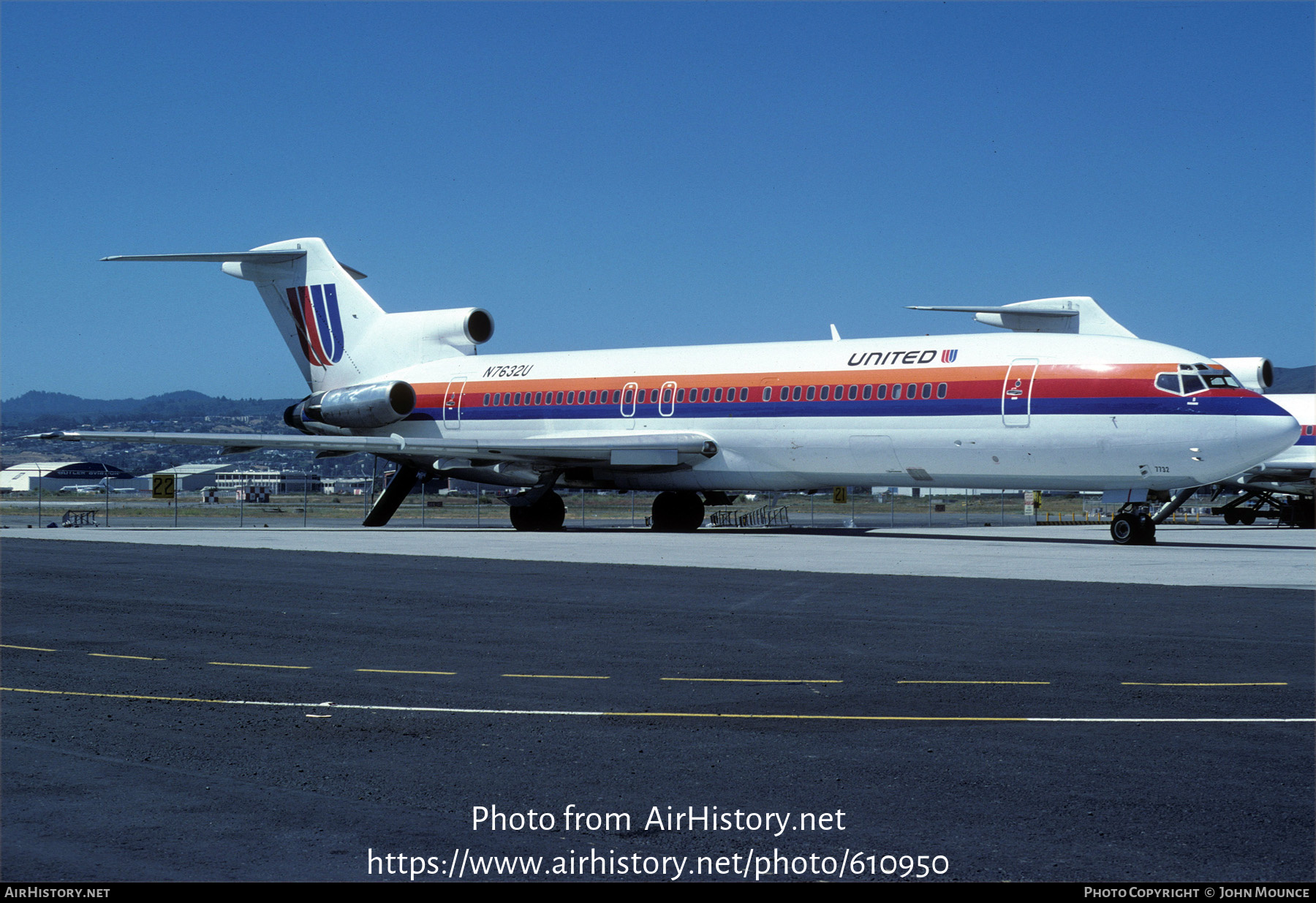 Aircraft Photo of N7632U | Boeing 727-222 | United Airlines | AirHistory.net #610950