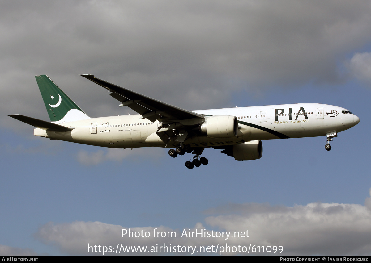 Aircraft Photo of AP-BHX | Boeing 777-240/ER | Pakistan International Airlines - PIA | AirHistory.net #611099