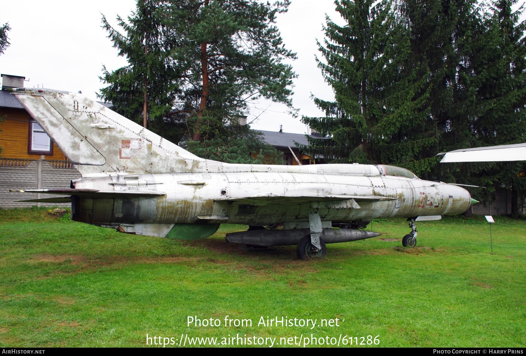 Aircraft Photo of 2401 | Mikoyan-Gurevich MiG-21PF | Poland - Air Force | AirHistory.net #611286