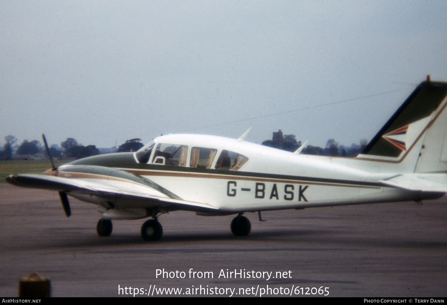 Aircraft Photo of G-BASK | Piper PA-E23-250 Aztec E | AirHistory.net #612065