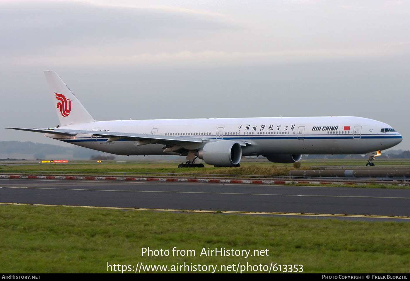 Aircraft Photo of B-2045 | Boeing 777-39L/ER | Air China | AirHistory.net #613353