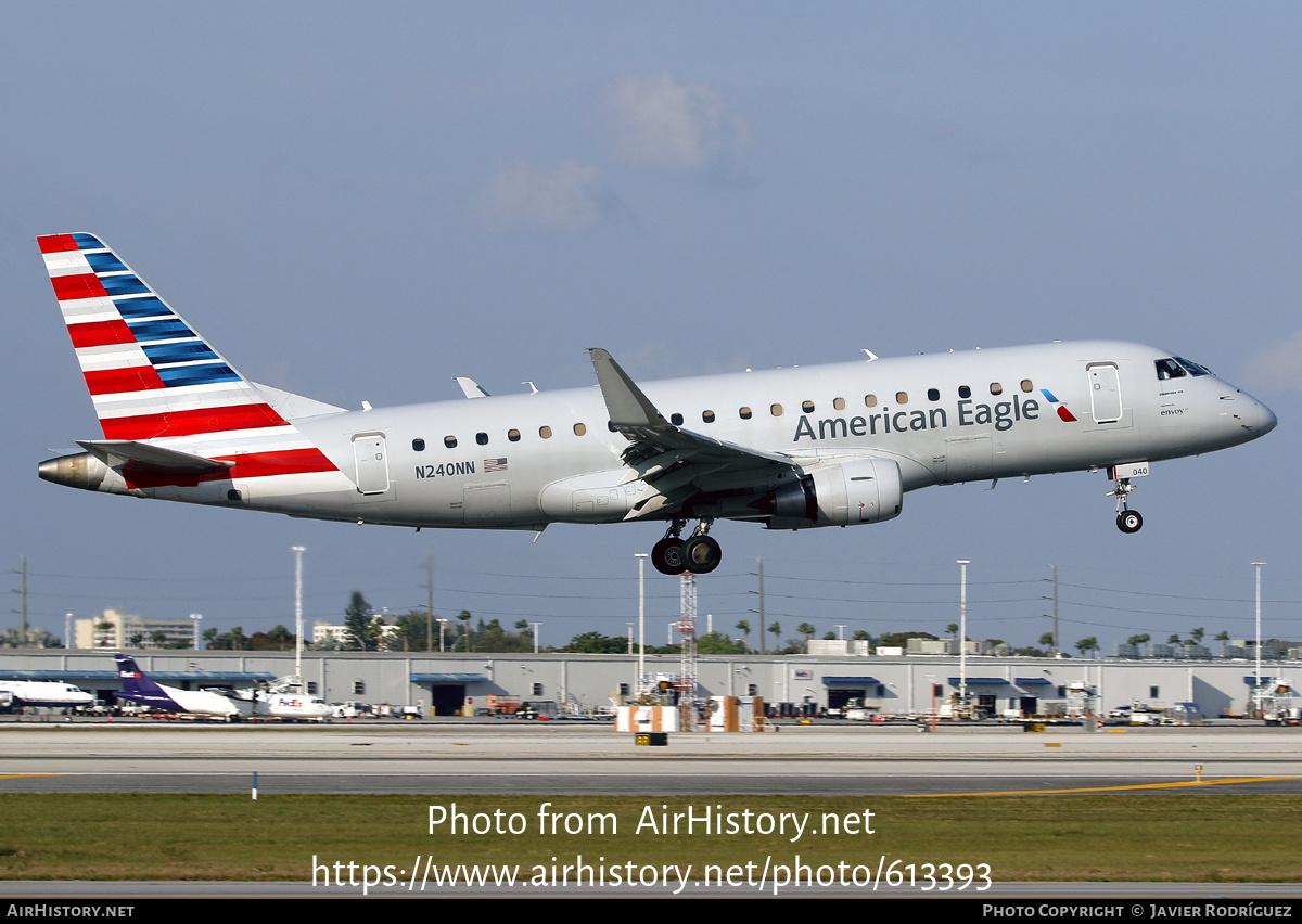 Aircraft Photo of N240NN | Embraer 175LR (ERJ-170-200LR) | American Eagle | AirHistory.net #613393