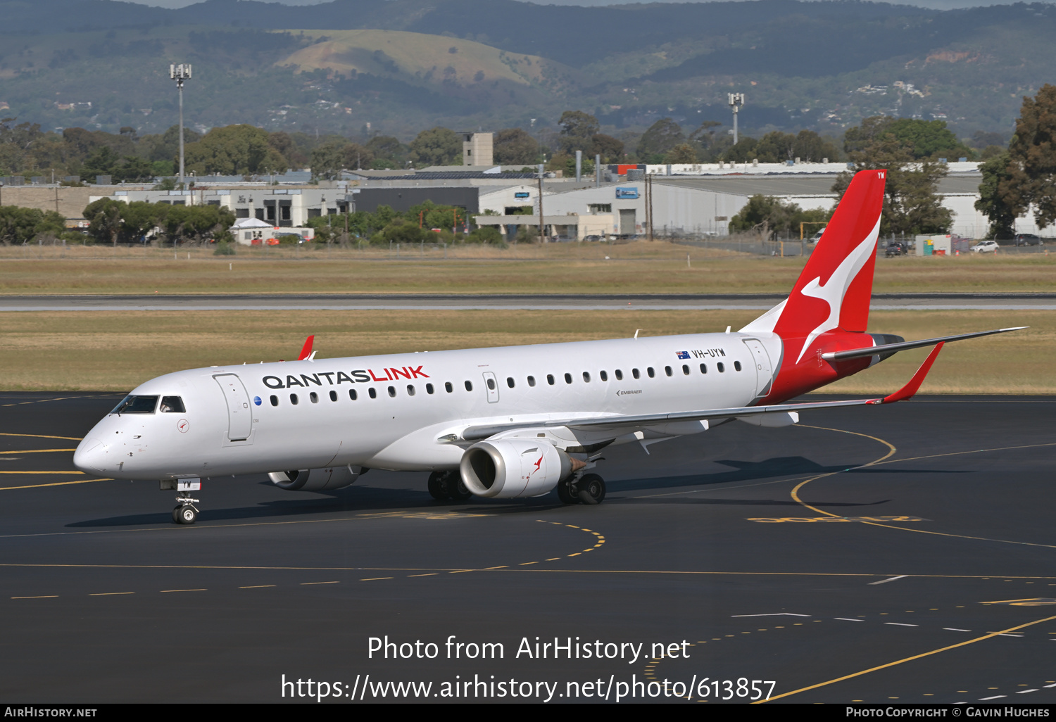 Aircraft Photo of VH-UYW | Embraer 190AR (ERJ-190-100IGW) | QantasLink | AirHistory.net #613857