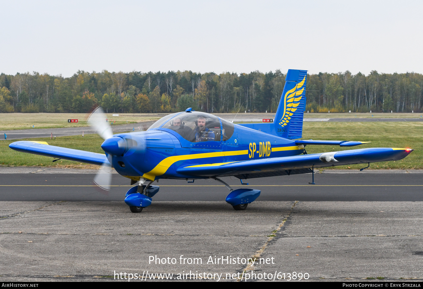 Aircraft Photo of SP-DMB | Zlin Z-242L | Goldwings Flight Academy | AirHistory.net #613890