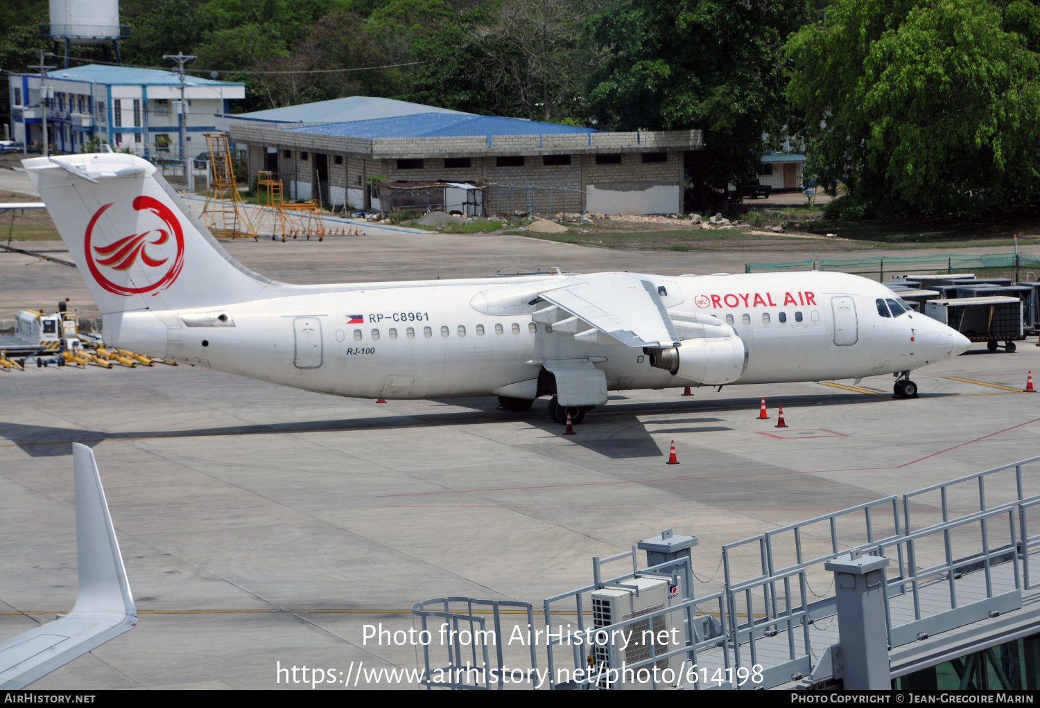 Aircraft Photo of RP-C8961 | BAE Systems Avro 146-RJ100 | Royal Air | AirHistory.net #614198