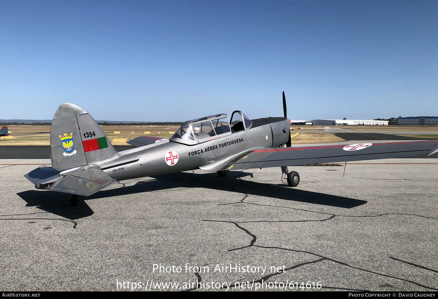 Aircraft Photo of VH-POR / 1354 | De Havilland Canada DHC-1 Chipmunk T10 | Portugal - Air Force | AirHistory.net #614616