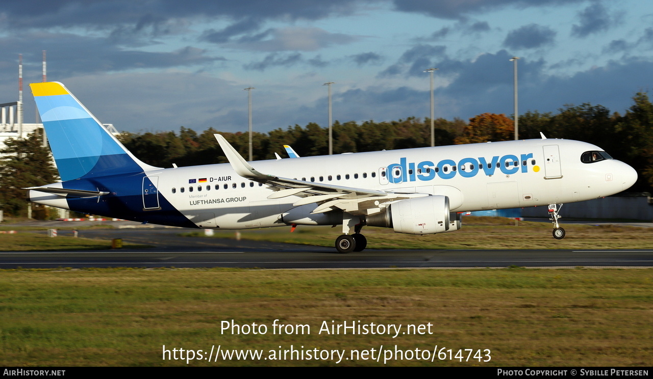 Aircraft Photo of D-AIUR | Airbus A320-214 | Discover Airlines | AirHistory.net #614743