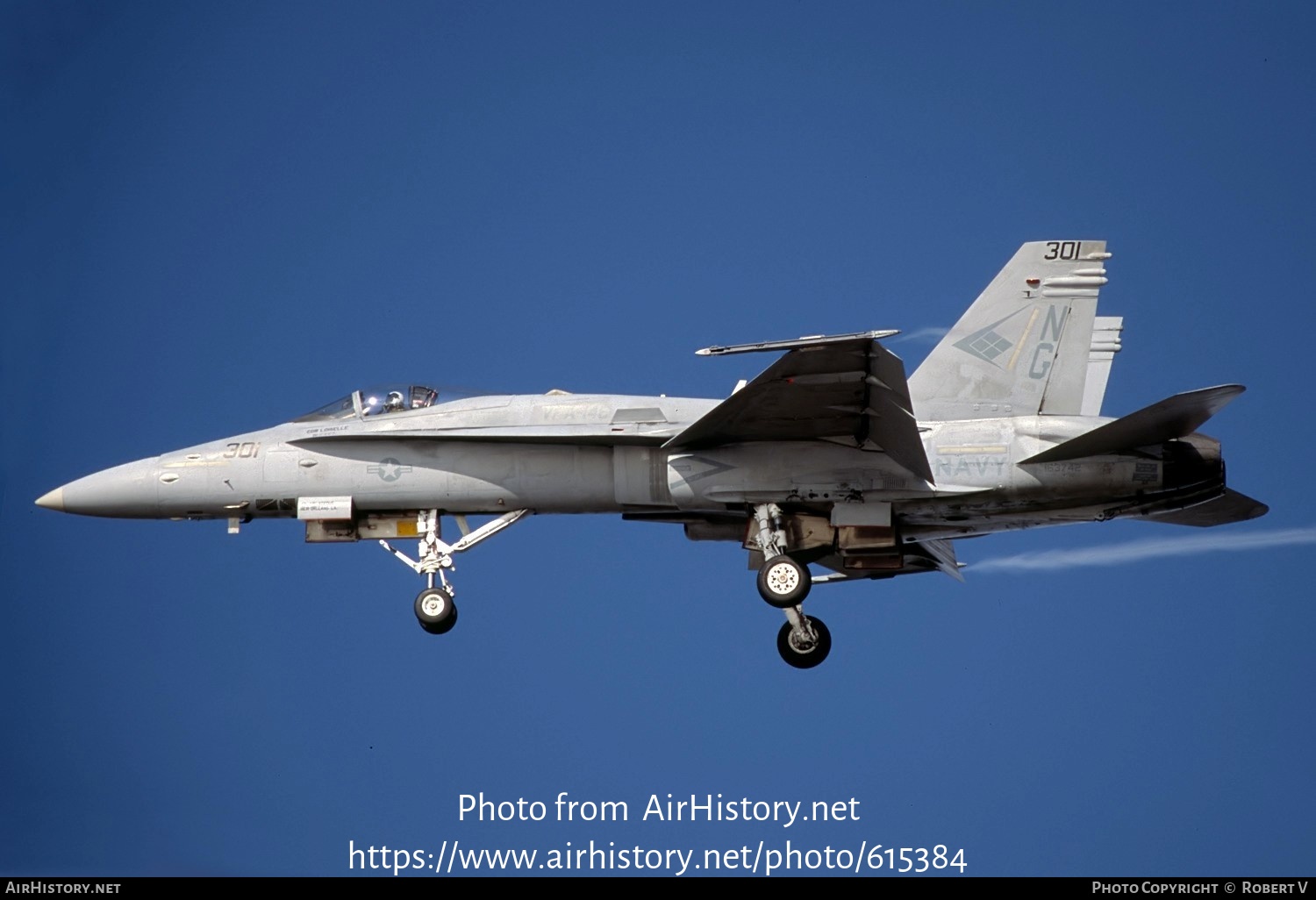 Aircraft Photo of 163742 | McDonnell Douglas F/A-18C Hornet | USA - Navy | AirHistory.net #615384