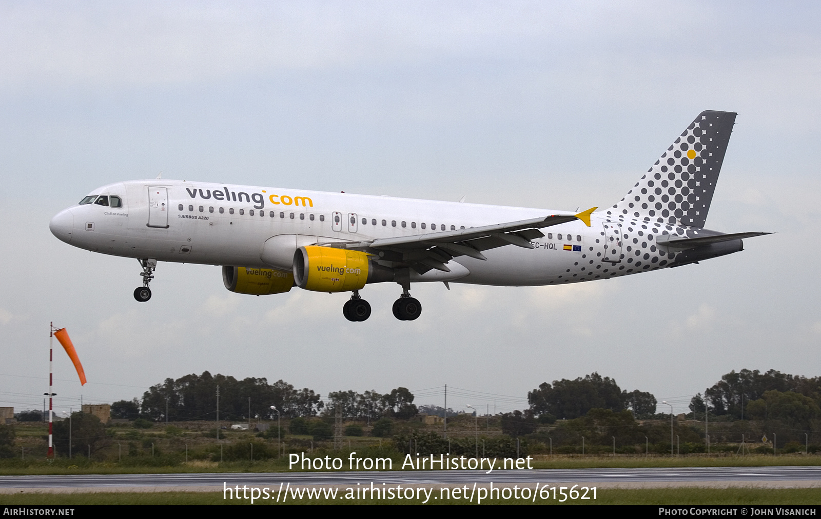 Aircraft Photo of EC-HQL | Airbus A320-214 | Vueling Airlines | AirHistory.net #615621