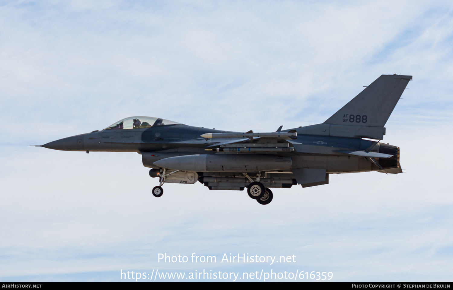 Aircraft Photo of 92-3888 / AF92-888 | Lockheed F-16CM Fighting Falcon | USA - Air Force | AirHistory.net #616359