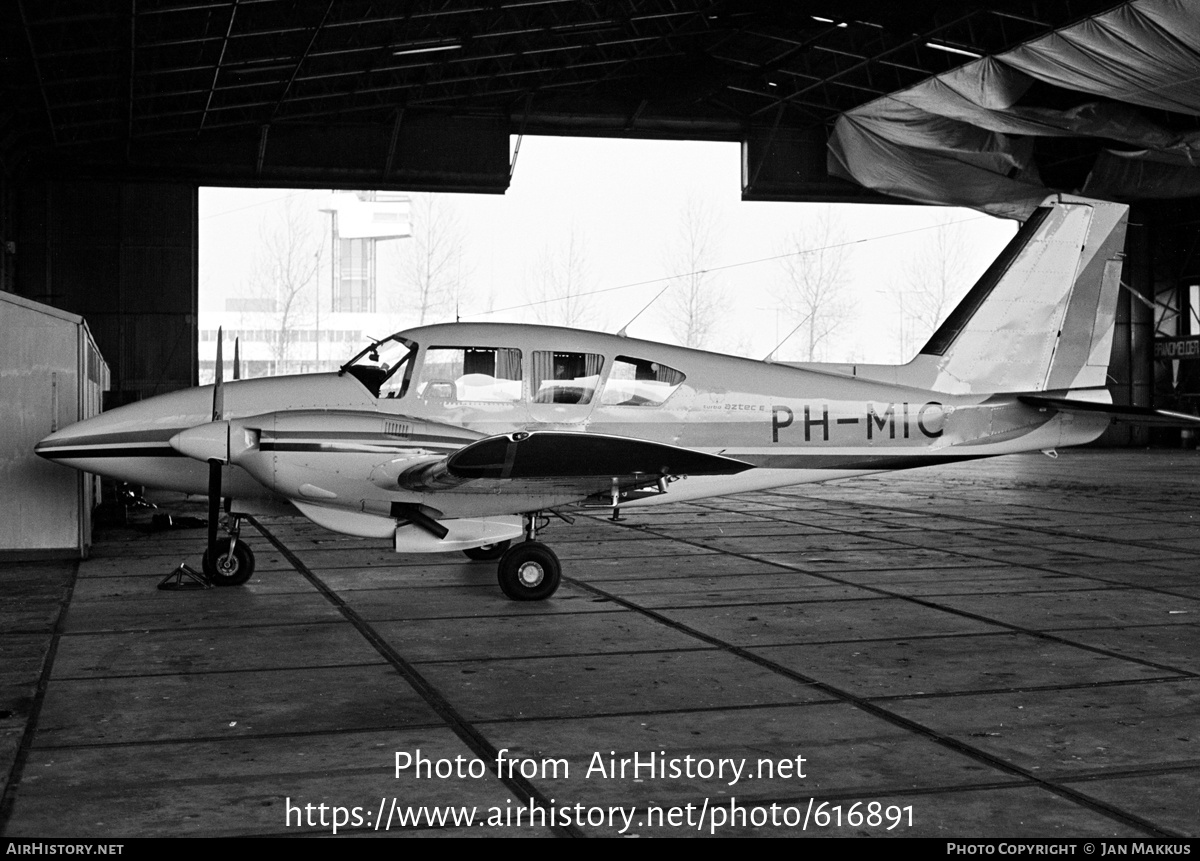 Aircraft Photo of PH-MIC | Piper PA-23-250 Aztec E | AirHistory.net #616891