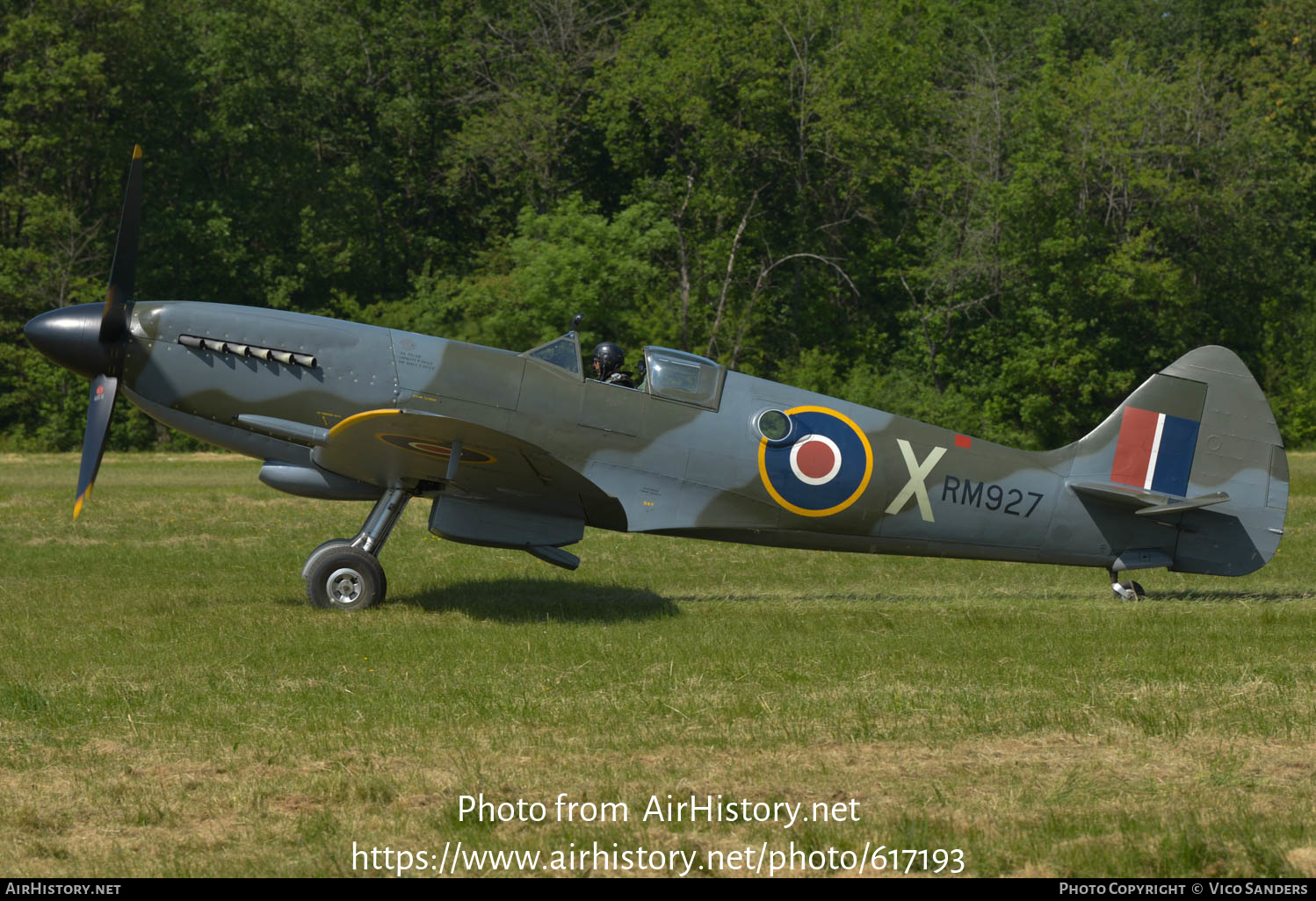 Aircraft Photo of G-SXIV / RM927 | Supermarine 379 Spitfire FR14E | UK - Air Force | AirHistory.net #617193