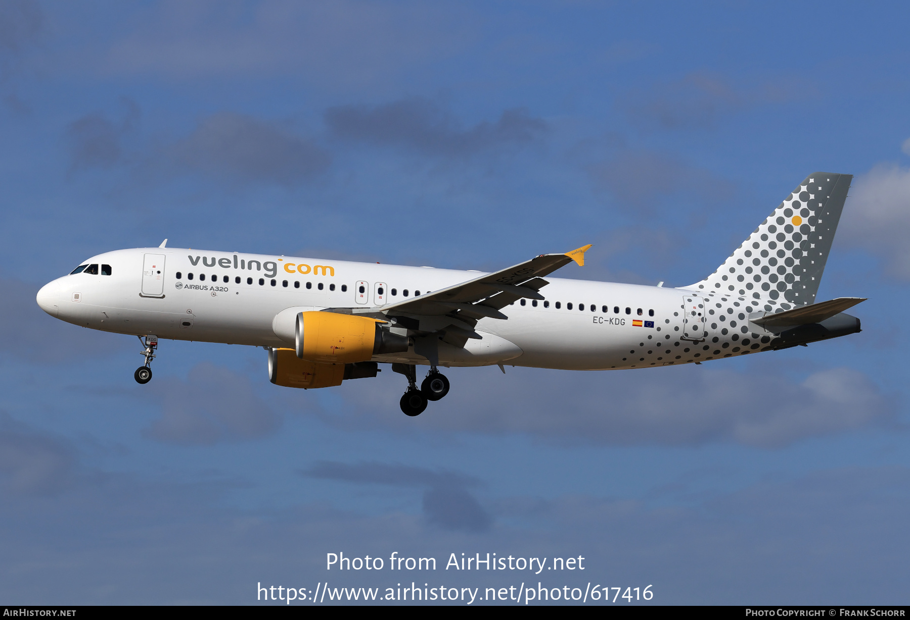 Aircraft Photo of EC-KDG | Airbus A320-214 | Vueling Airlines | AirHistory.net #617416