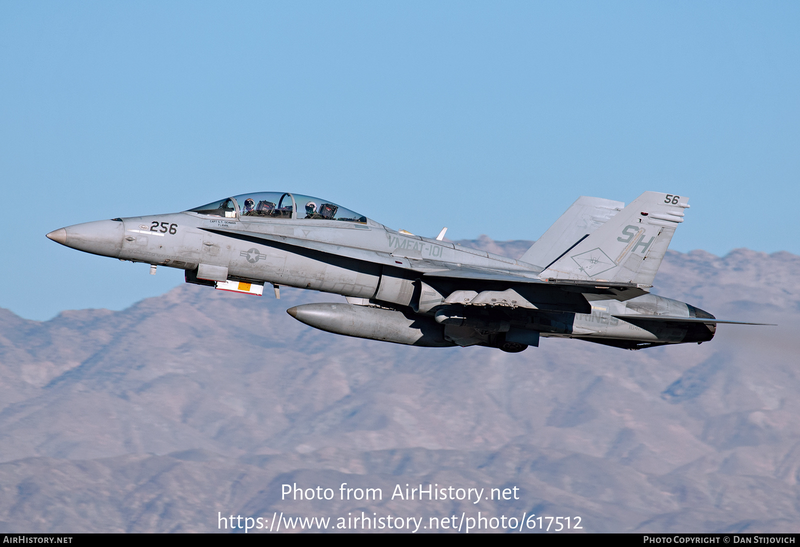 Aircraft Photo of 164241 | McDonnell Douglas F/A-18D Hornet | USA - Marines | AirHistory.net #617512