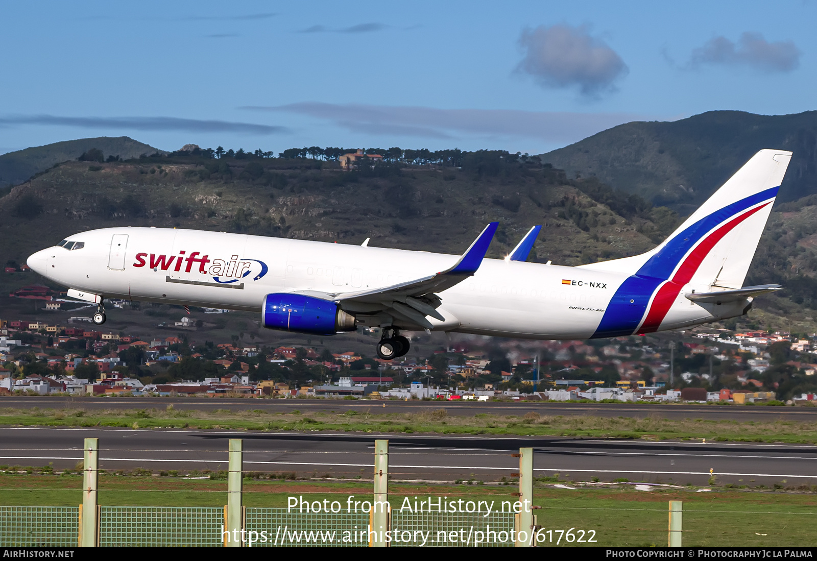 Aircraft Photo of EC-NXX | Boeing 737-8FE(SF) | Swiftair | AirHistory.net #617622