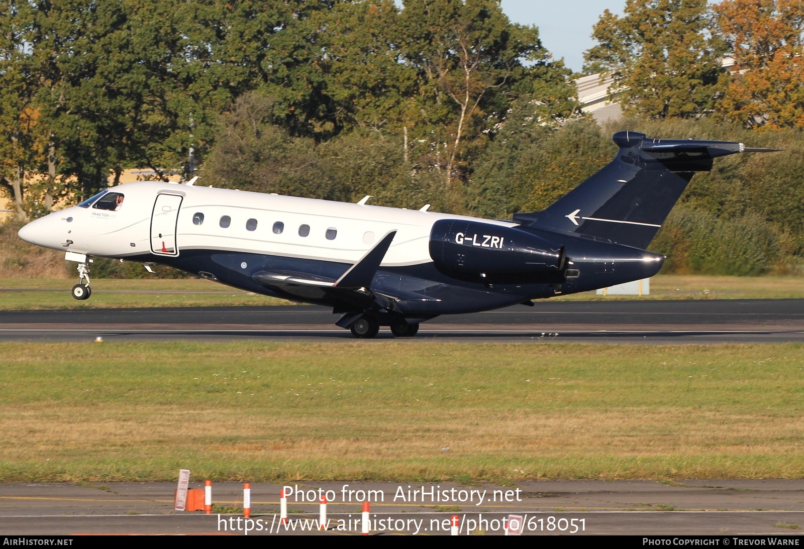 Aircraft Photo of G-LZRI | Embraer EMB-550 Praetor 600 | AirHistory.net #618051