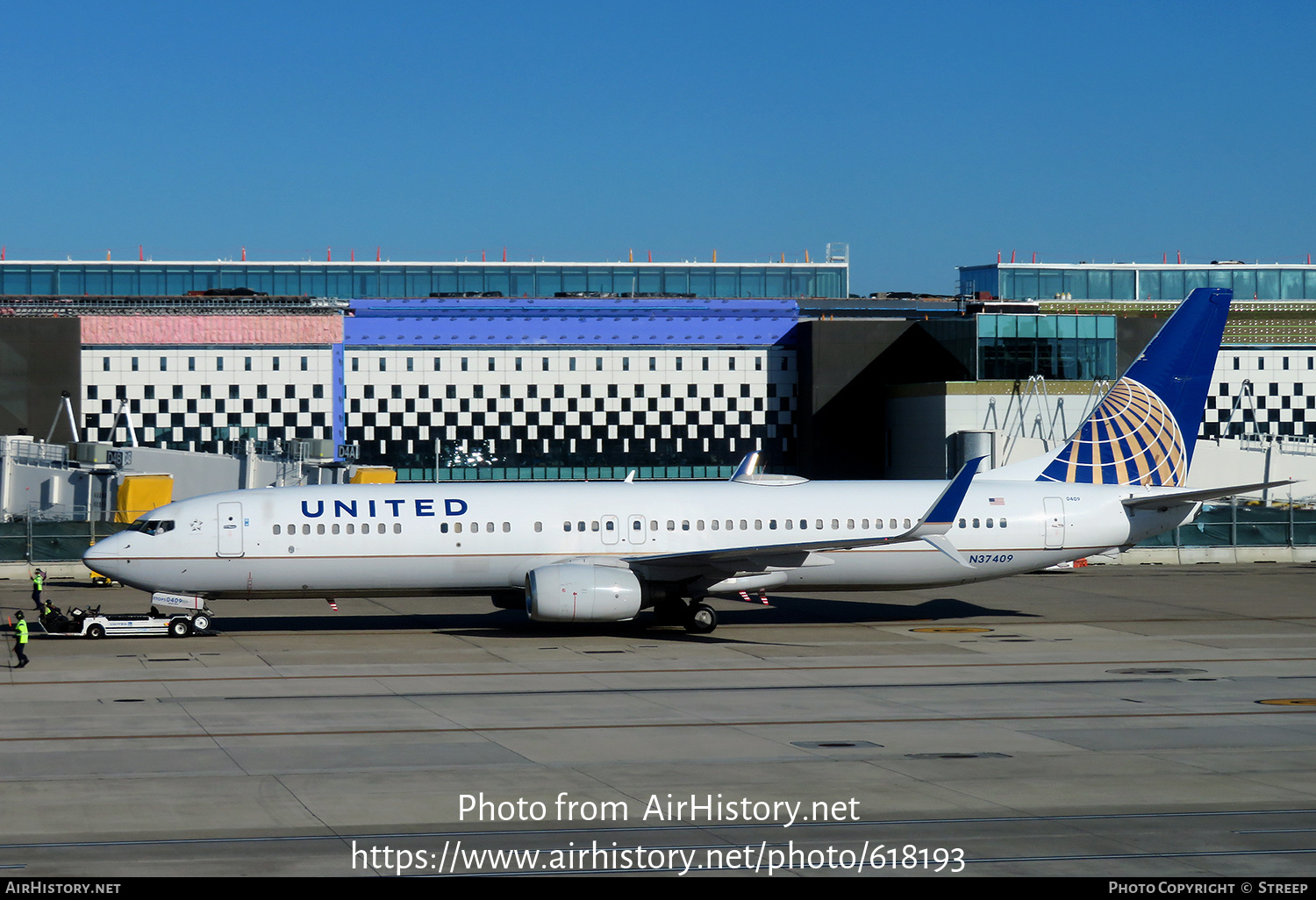 Aircraft Photo of N37409 | Boeing 737-924 | United Airlines | AirHistory.net #618193