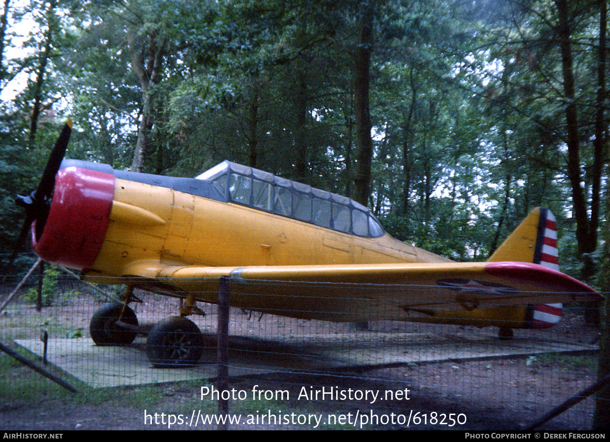 Aircraft Photo of 12964 | North American AT-16 Harvard IIB | USA - Air Force | AirHistory.net #618250