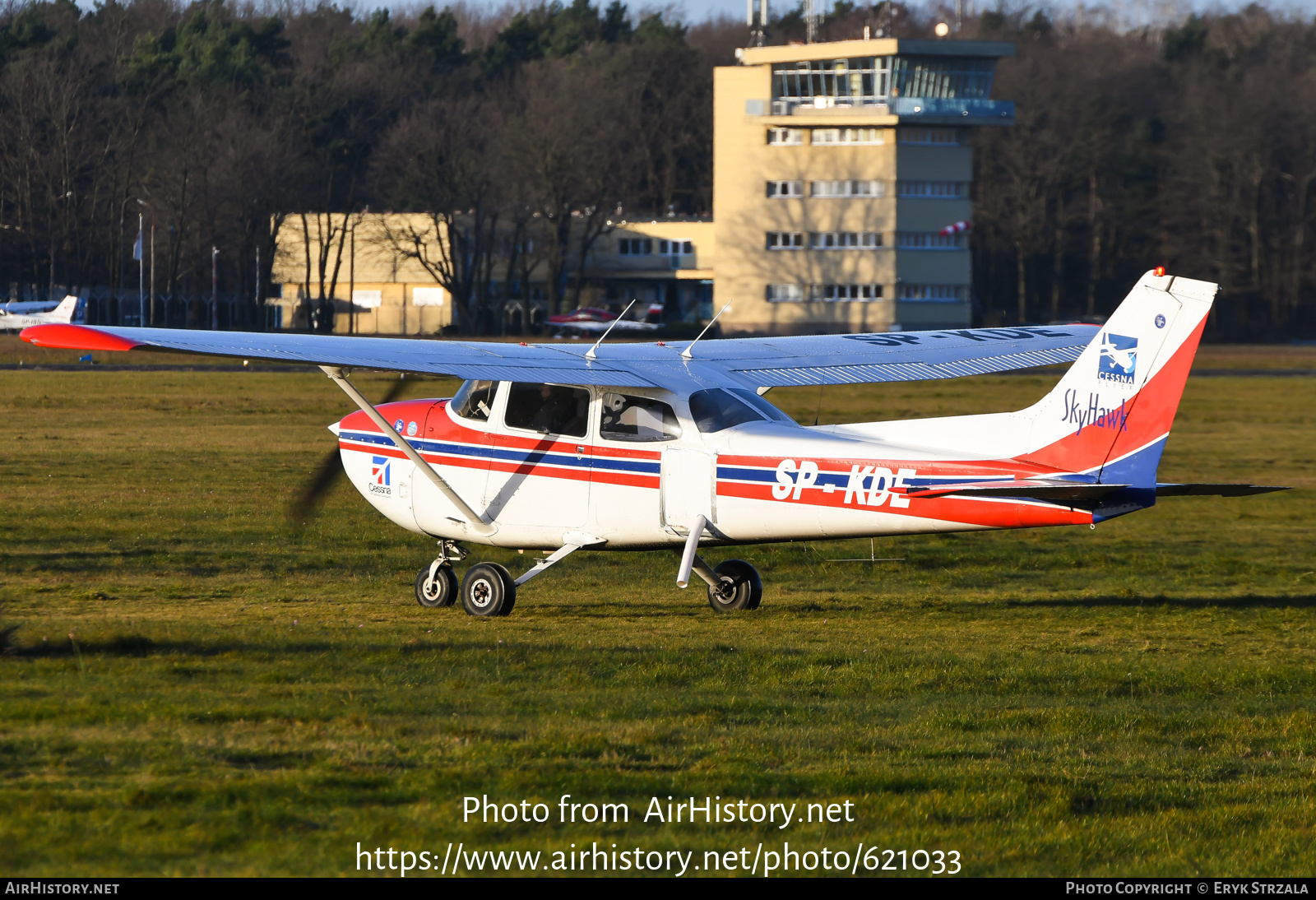 Aircraft Photo of SP-KDE | Cessna 172N Skyhawk II | AirHistory.net #621033