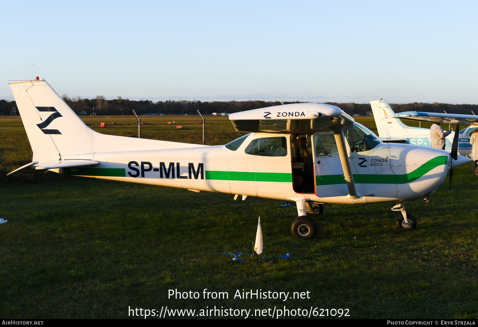 Aircraft Photo of SP-MLM | Cessna 172M Skyhawk | Zonda Aero Flight School | AirHistory.net #621092