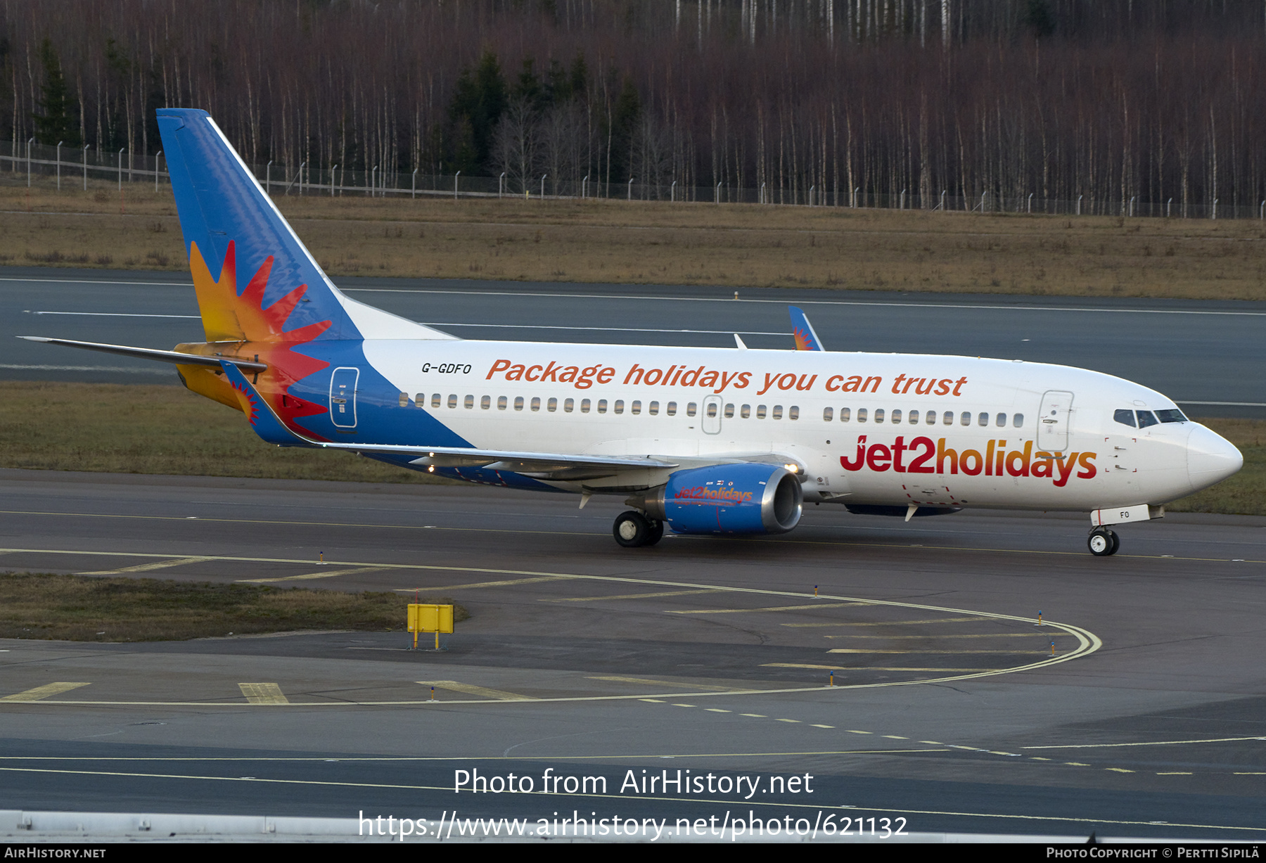 Aircraft Photo of G-GDFO | Boeing 737-3U3 | Jet2 Holidays | AirHistory.net #621132