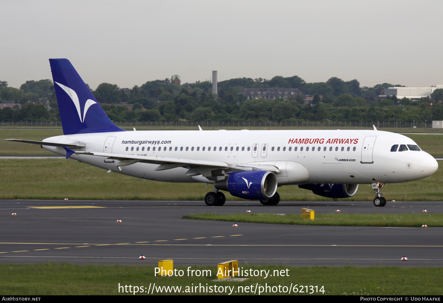 Aircraft Photo of D-AHHF | Airbus A320-214 | Hamburg Airways | AirHistory.net #621314