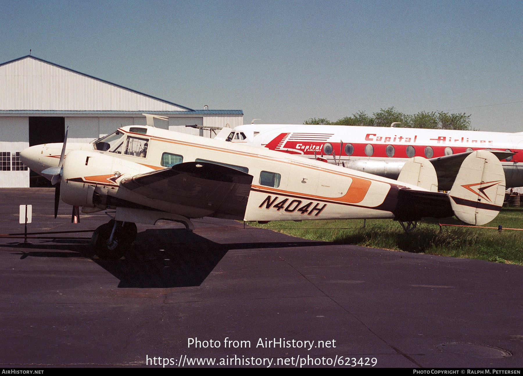 Aircraft Photo of N404H | Beech G18S | AirHistory.net #623429