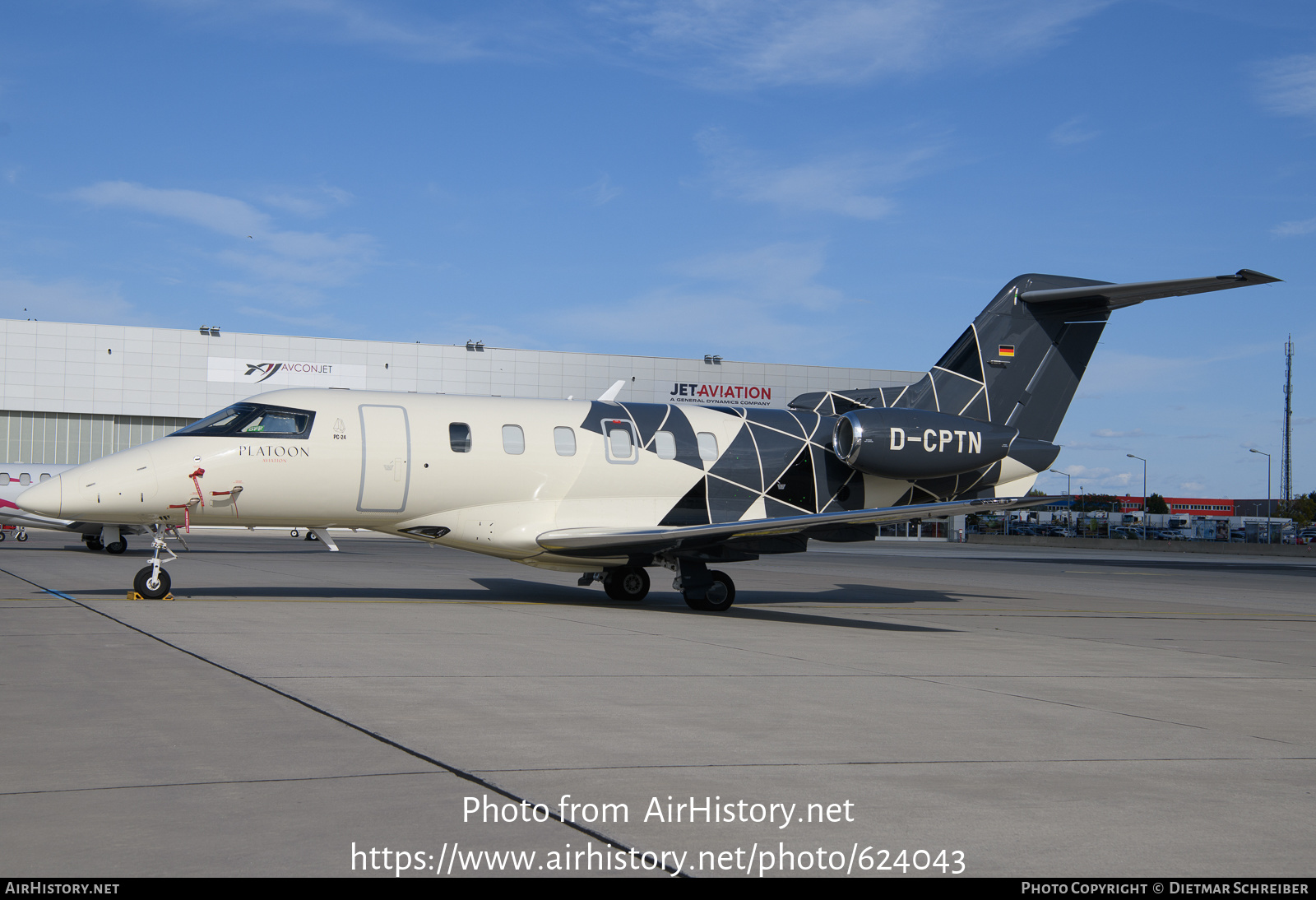 Aircraft Photo of D-CPTN | Pilatus PC-24 | Platoon Aviation | AirHistory.net #624043