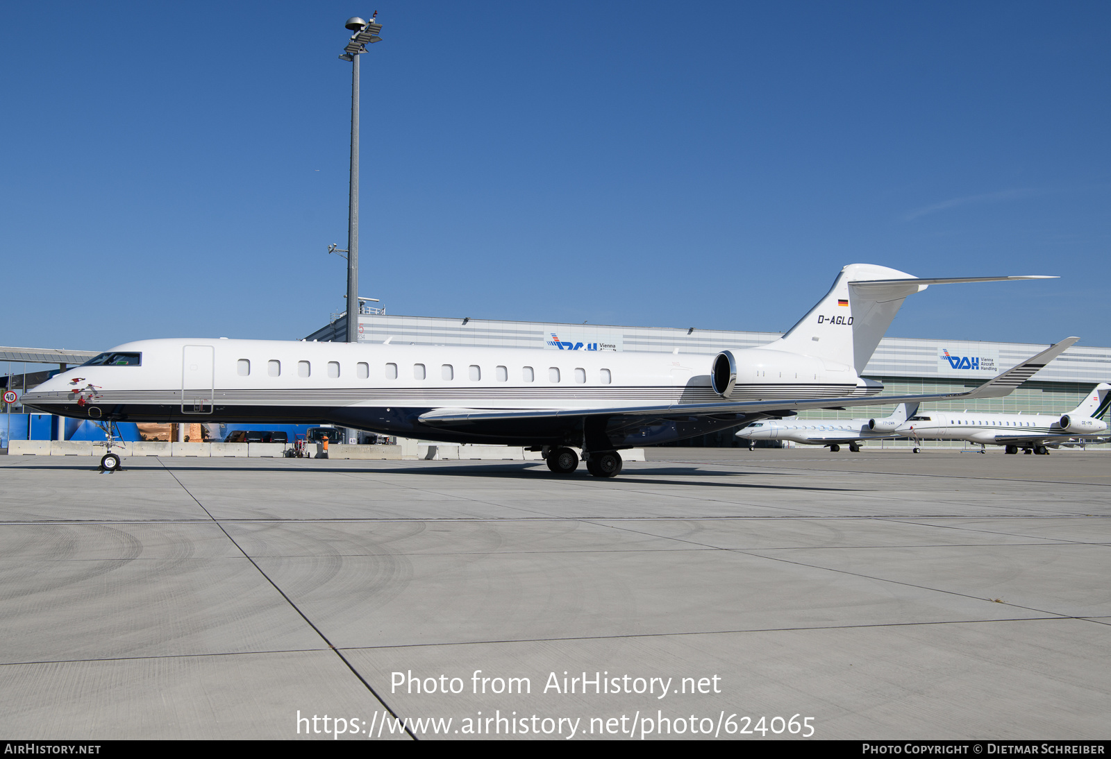 Aircraft Photo of D-AGLO | Bombardier Global 7500 (BD-700-2A12) | AirHistory.net #624065