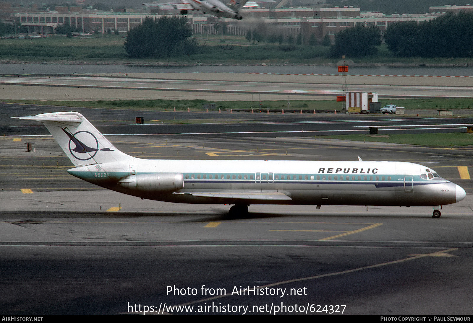 Aircraft Photo of N962N | McDonnell Douglas DC-9-31 | Republic Airlines | AirHistory.net #624327