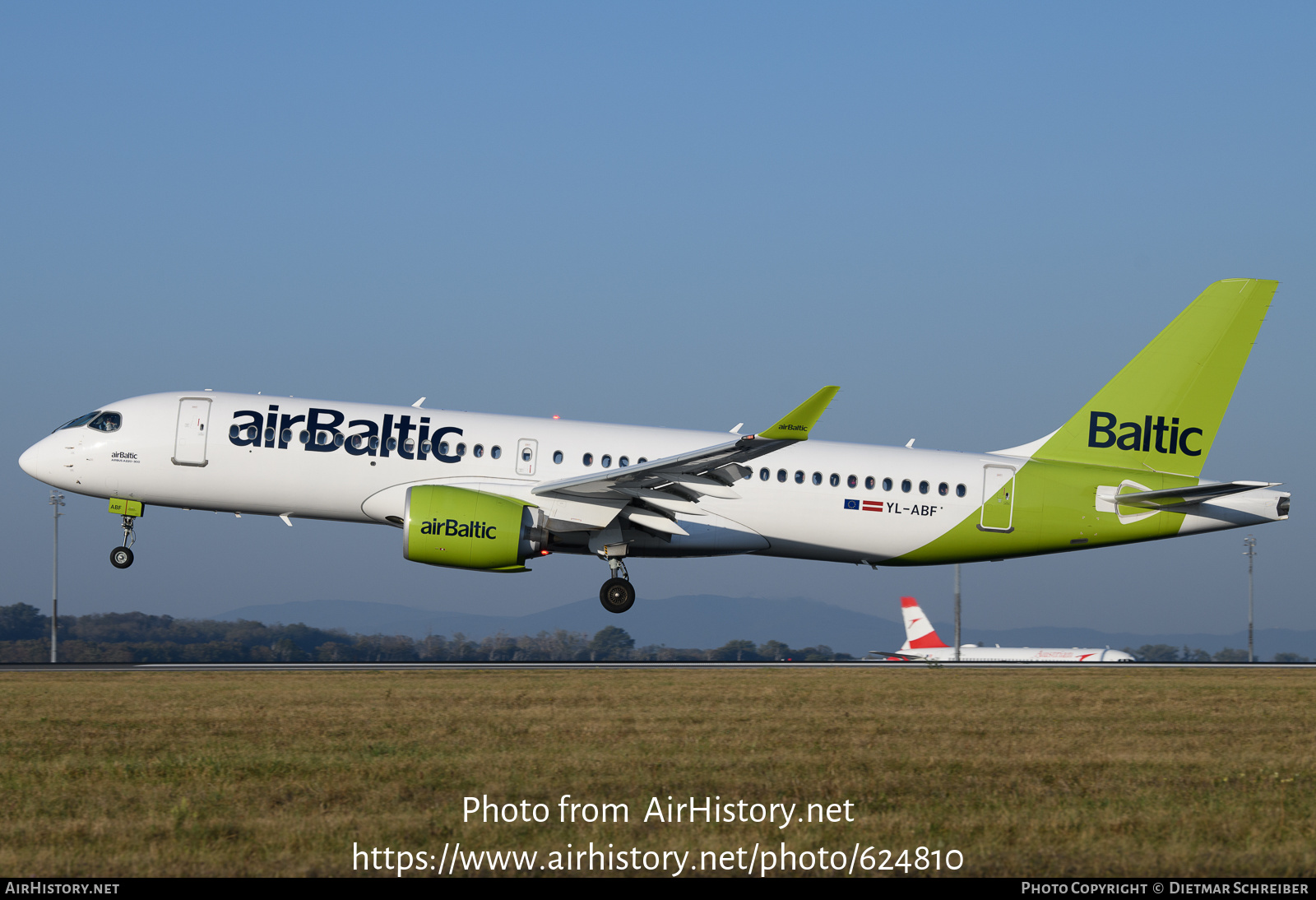 Aircraft Photo of YL-ABF | Airbus A220-371 (BD-500-1A11) | AirBaltic | AirHistory.net #624810