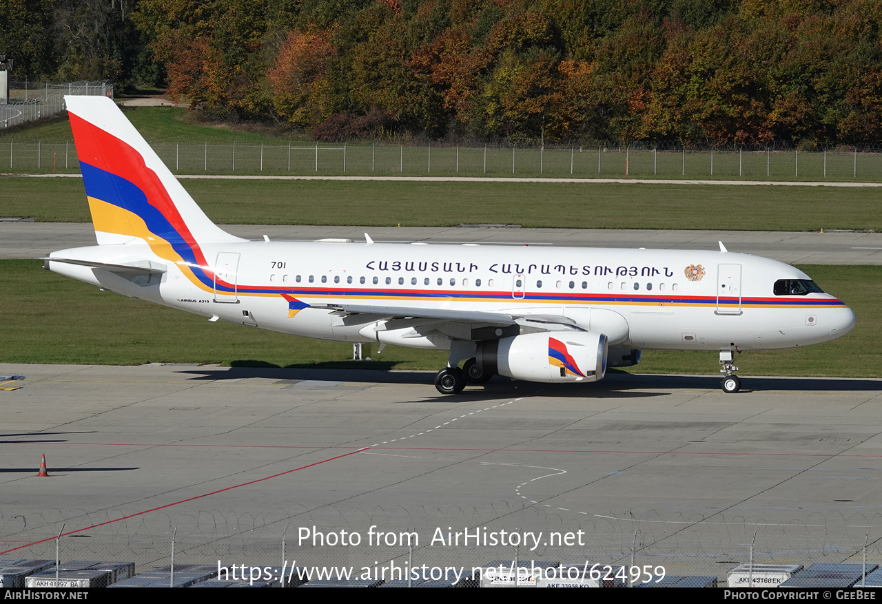 Aircraft Photo of 701 | Airbus ACJ319 (A319-132/CJ) | Armenia - Air Force | AirHistory.net #624959