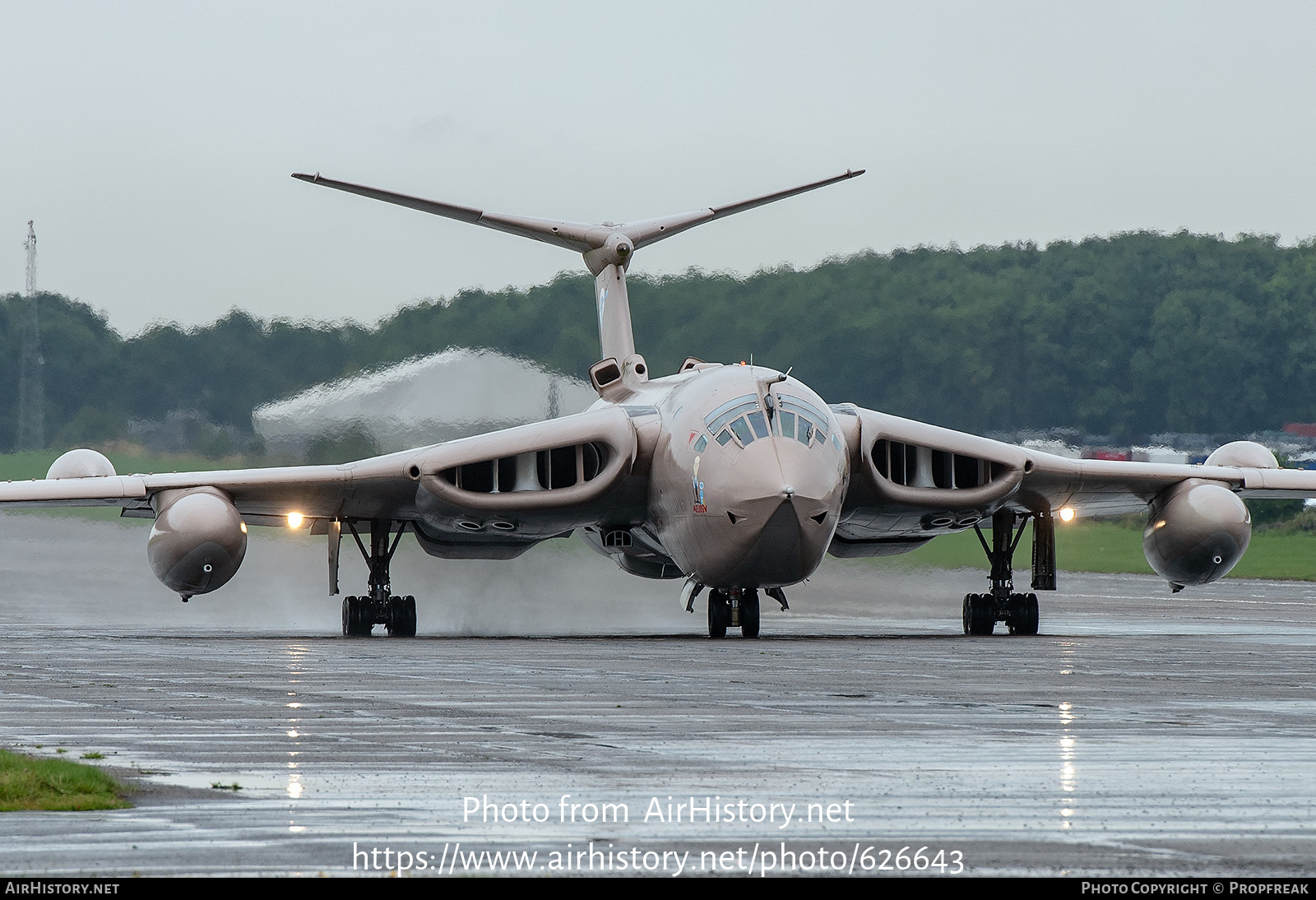 Aircraft Photo of XM715 | Handley Page HP-80 Victor K2 | UK - Air Force | AirHistory.net #626643