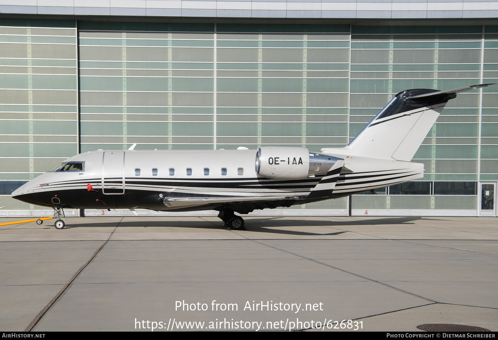 Aircraft Photo of OE-IAA | Bombardier Challenger 604 (CL-600-2B16) | AirHistory.net #626831