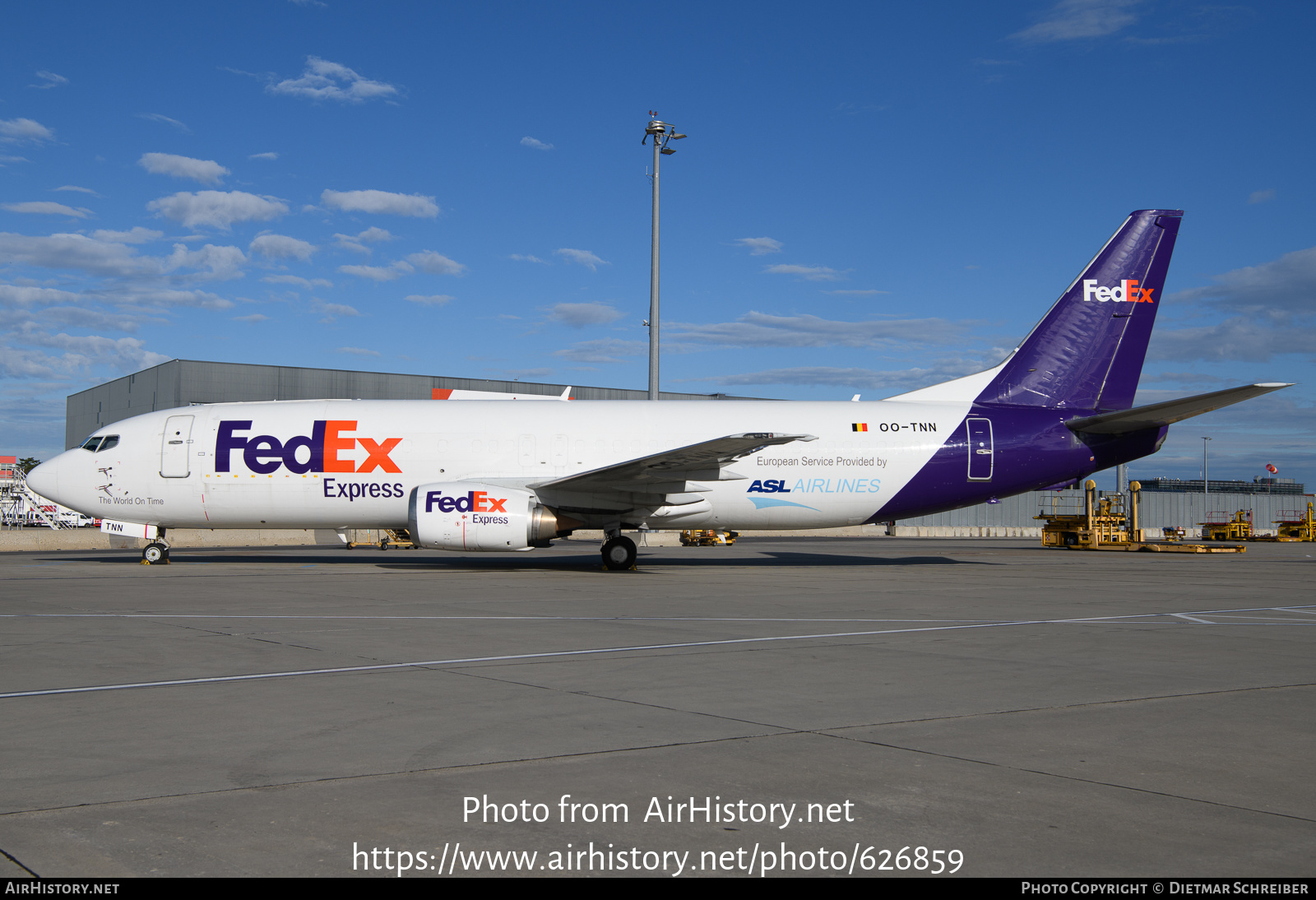 Aircraft Photo of OO-TNN | Boeing 737-45D(SF) | FedEx Express - Federal Express | AirHistory.net #626859