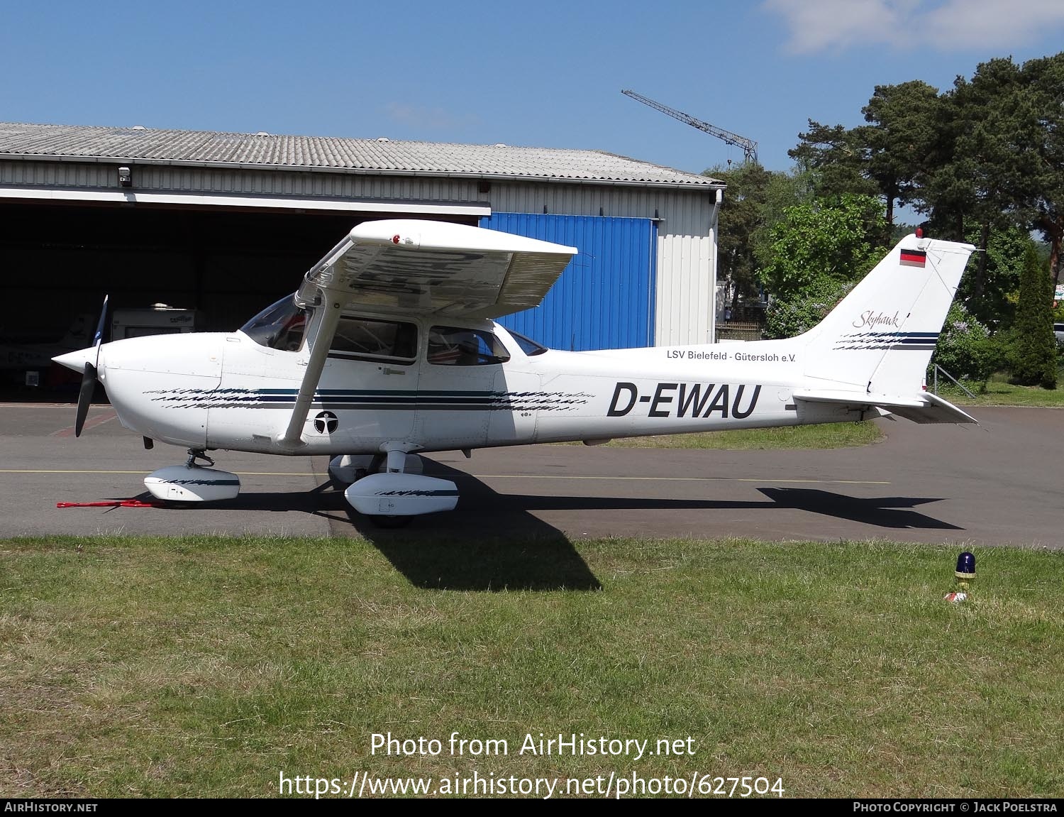 Aircraft Photo of D-EWAU | Cessna 172R Skyhawk | LSV Bielefeld - Gütersloh | AirHistory.net #627504