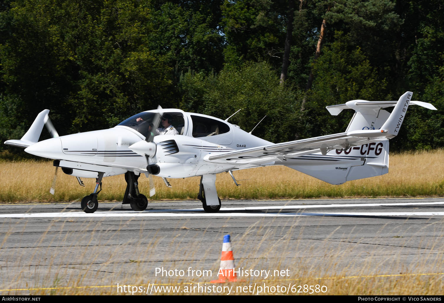 Aircraft Photo of OO-CFG | Diamond DA42 Twin Star | OAC - Ostend Air College | AirHistory.net #628580