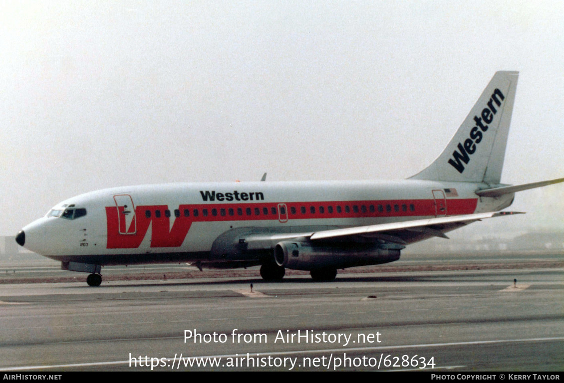 Aircraft Photo of N4503W | Boeing 737-247 | Western Airlines | AirHistory.net #628634